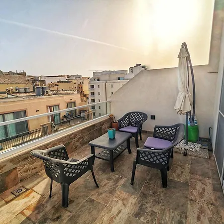 Modern 3 Bedroom Penthouse With Rooftop Views Apartamento *
