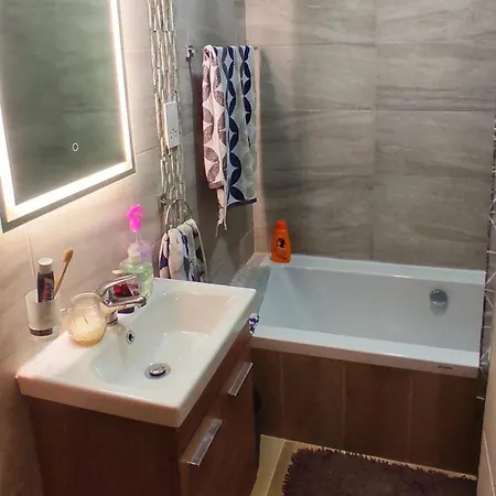 Apartament Modern 3 Bedroom Penthouse With Rooftop Views